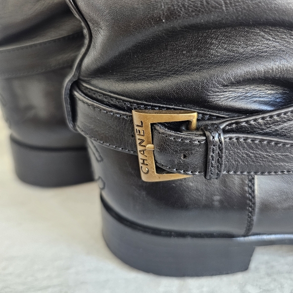 🖤 Chanel Boots 🖤 - Picture 8 of 11